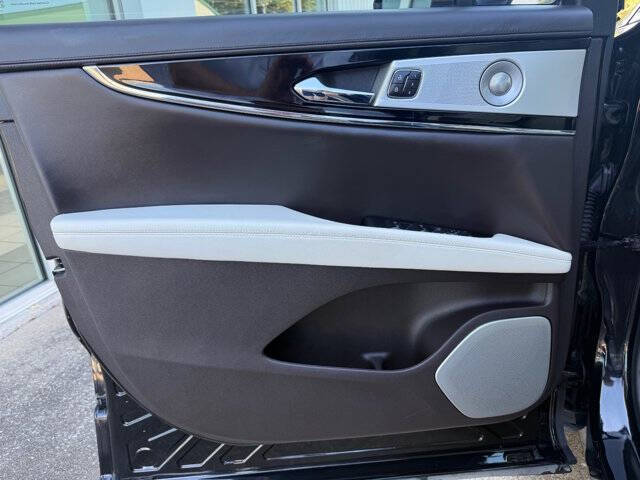 2022 Lincoln Nautilus Black Label