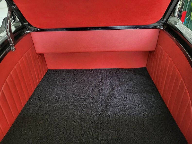 1932 Ford 5-Window