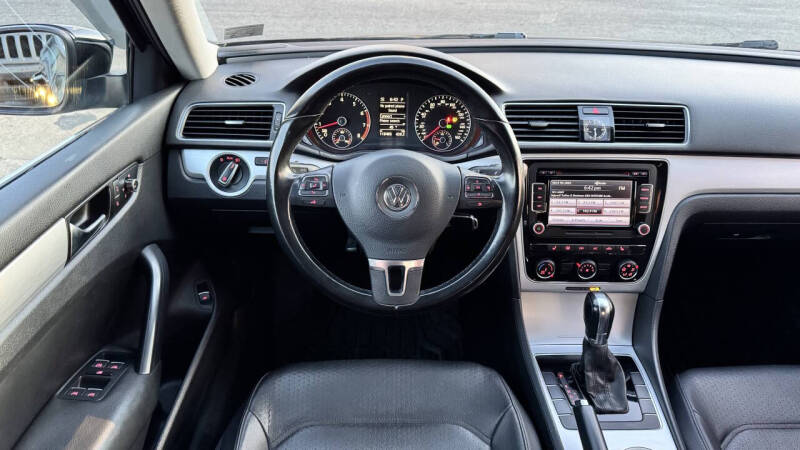 2013 Volkswagen Passat SE PZEV