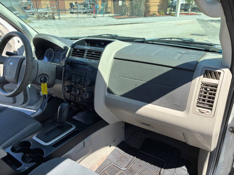 2009 Ford Escape XLS