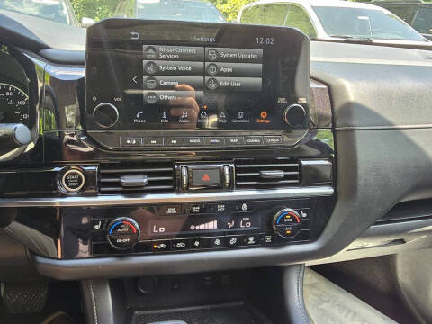 2023 Nissan Pathfinder SL