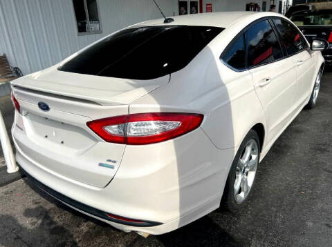 2016 Ford Fusion SE
