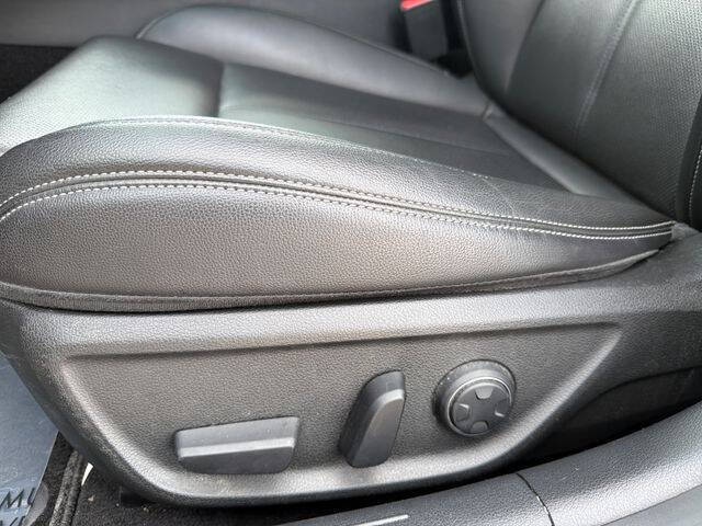 2025 Genesis G70