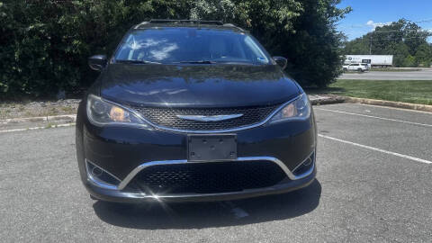 2017 Chrysler Pacifica Touring-L