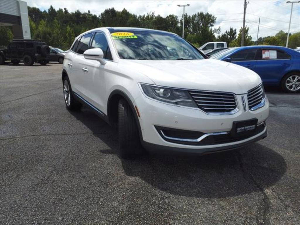 2016 Lincoln MKX for sale at MOORE BROTHERS in Oxford, MS