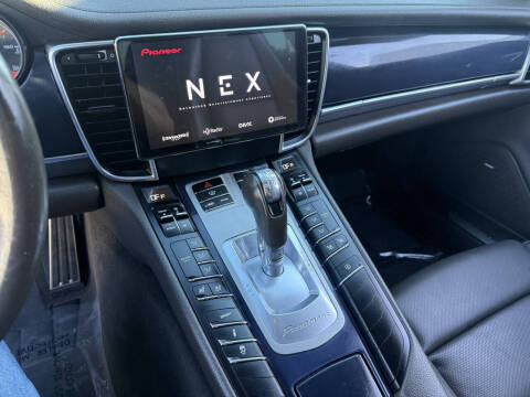 2016 Porsche Panamera Edition