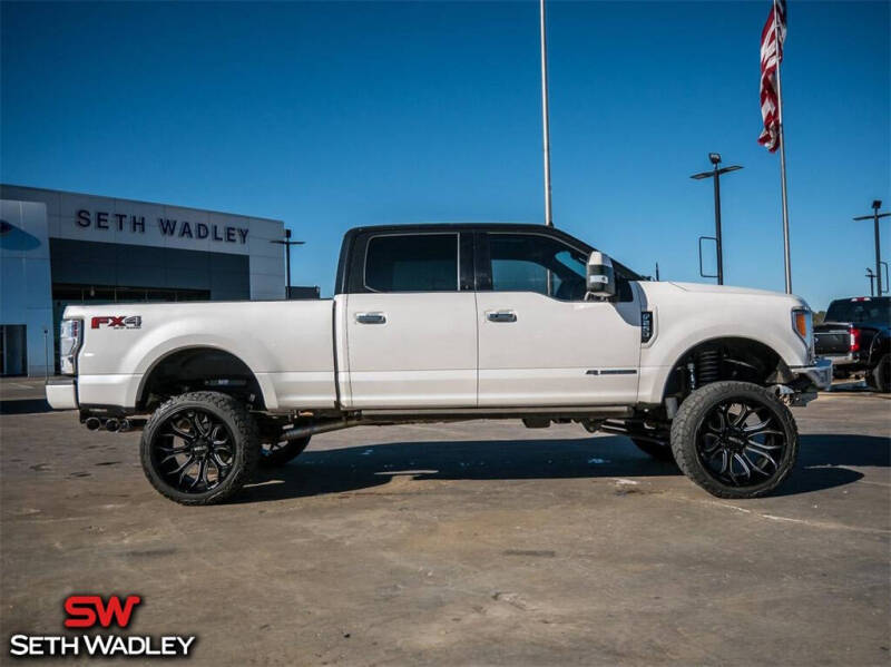 2019 Ford F-250 Super Duty Platinum photo 17