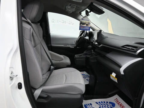 2025 Toyota Sienna LE 8-Passenger