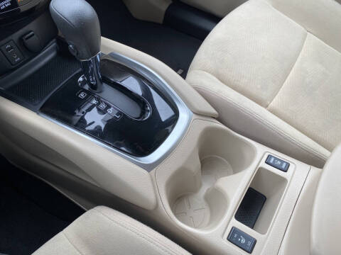 2016 Nissan Rogue SV