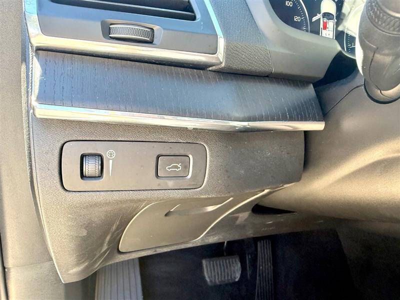 2020 Volvo XC90 T5 Momentum