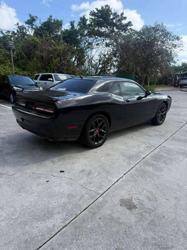 2021 Dodge Challenger SXT