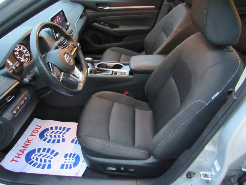 2022 Nissan Altima 2.5 SV