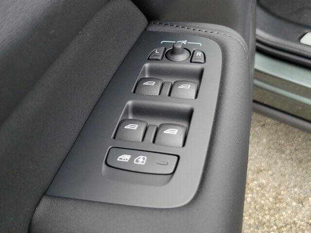 2026 Volvo XC60 B5 Core