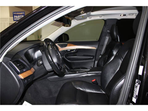 2021 Volvo XC90 T5 Momentum