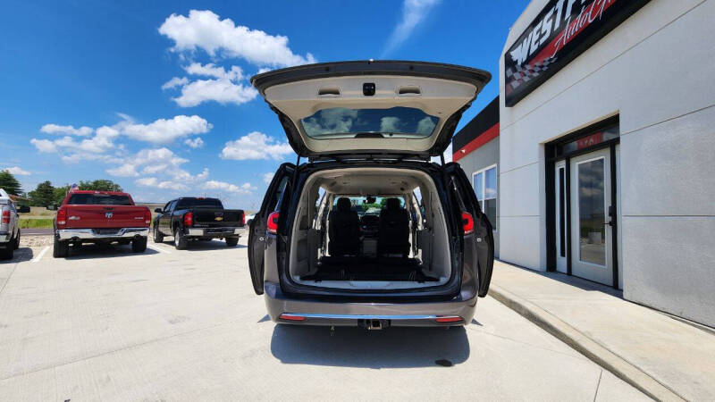 2022 Chrysler Pacifica Touring L