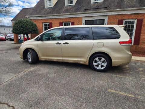 2014 Toyota Sienna for sale at Samson Motorcars inc in Bowling Green VA