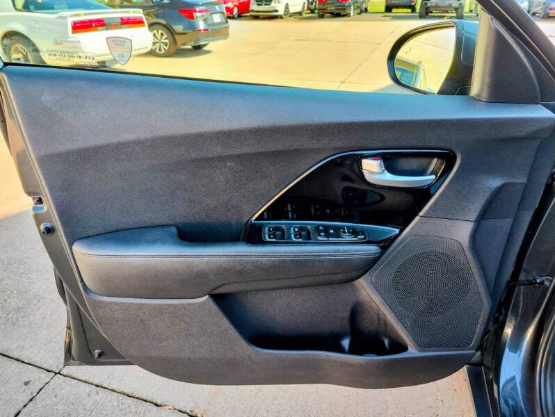 2022 Kia Niro Plug-In Hybrid LXS