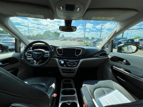 2017 Chrysler Pacifica Touring