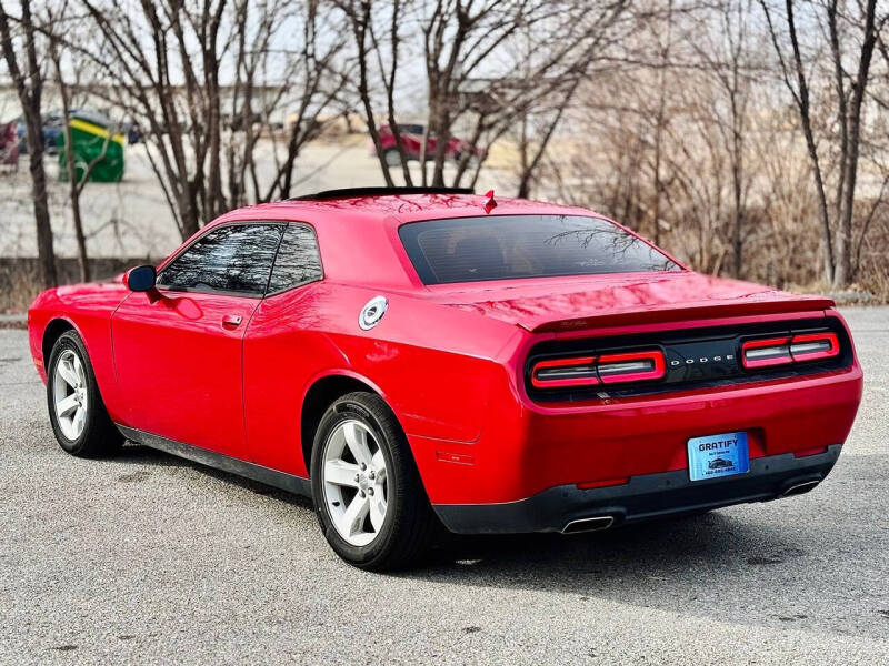 2016 Dodge Challenger SXT Plus