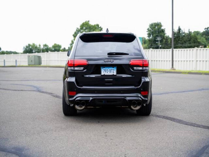 2021 Jeep Grand Cherokee Trackhawk's photo
