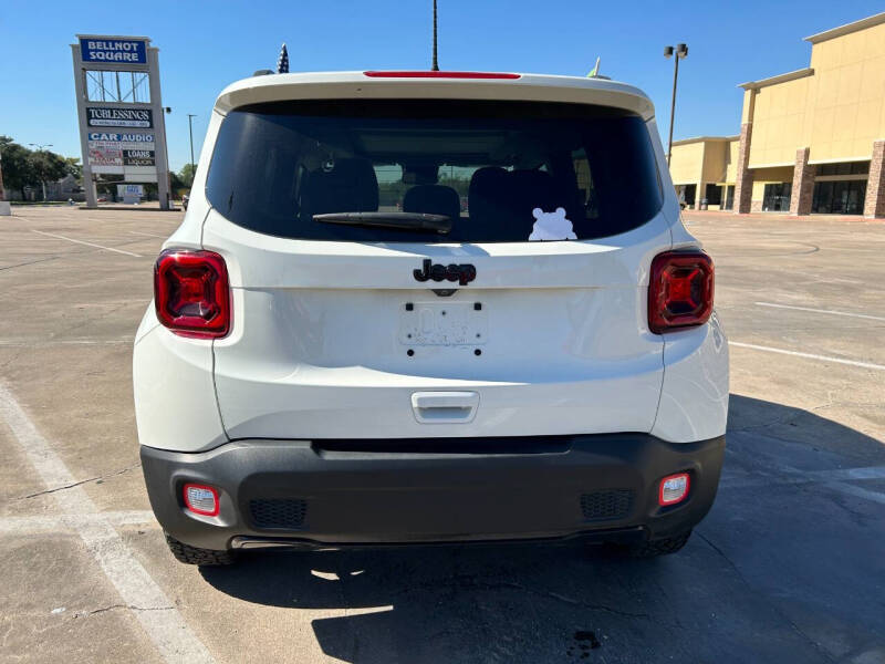 2020 Jeep Renegade Altitude photo 21