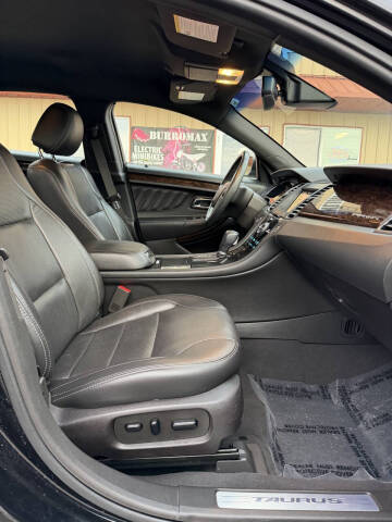 2019 Ford Taurus Limited