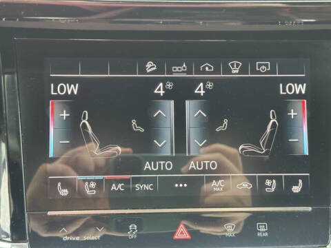 2019 Audi e-tron quattro Prestige