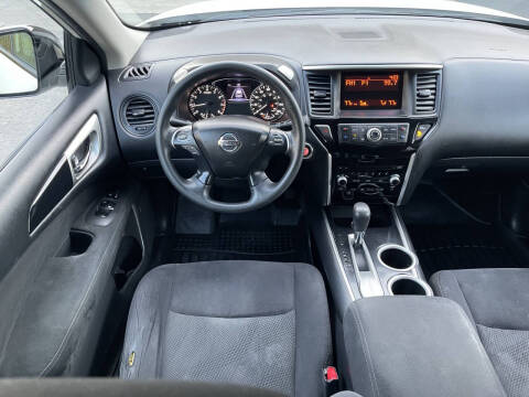 2016 Nissan Pathfinder S