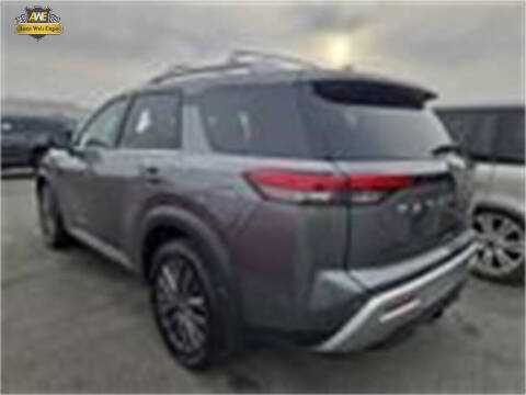 2024 Nissan Pathfinder SL