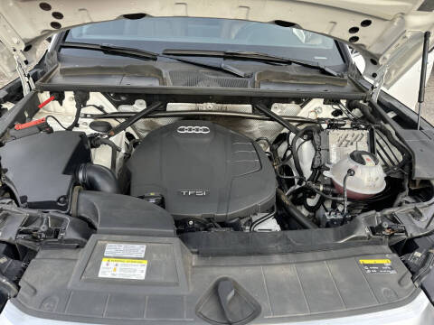 2020 Audi Q5 quattro Titanium Premium 45 TFSI