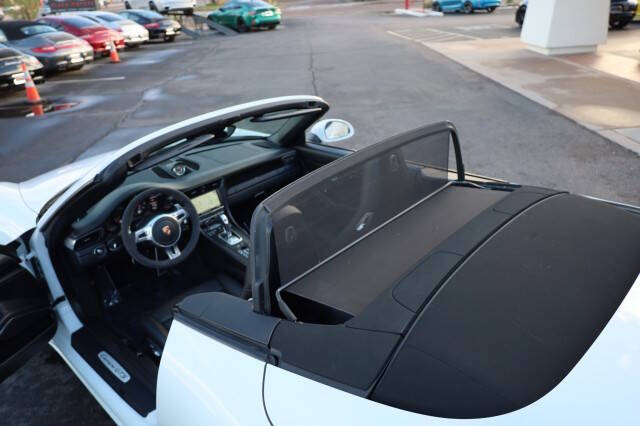 2015 Porsche 911 Carrera GTS