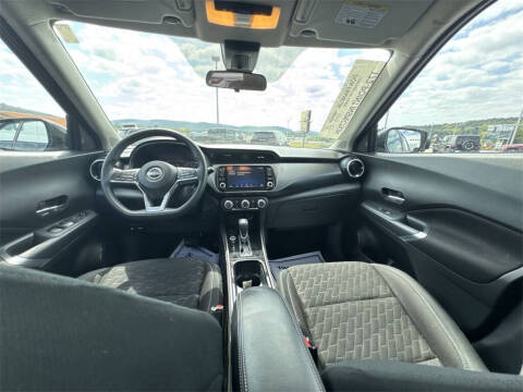 2023 Nissan Kicks SV