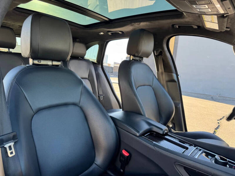 2020 Jaguar F-PACE 25t Premium