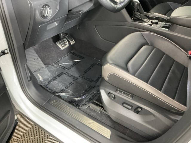 2022 Volkswagen Atlas Cross Sport V6 SEL Premium R-Line 4Motion