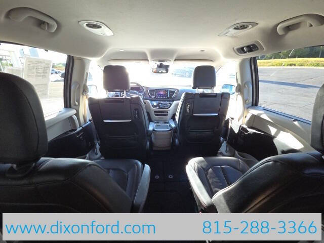 2017 Chrysler Pacifica Touring-L Plus