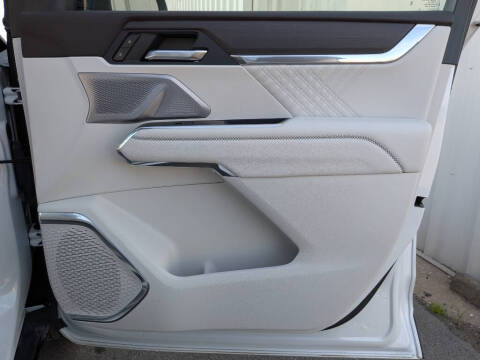 2024 GMC Acadia Denali