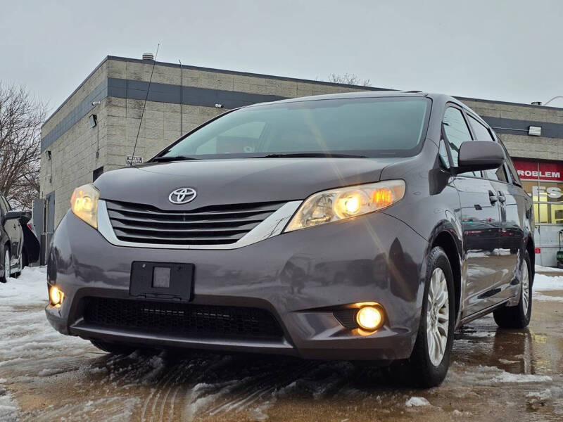 2012 Toyota Sienna XLE 8-Passenger