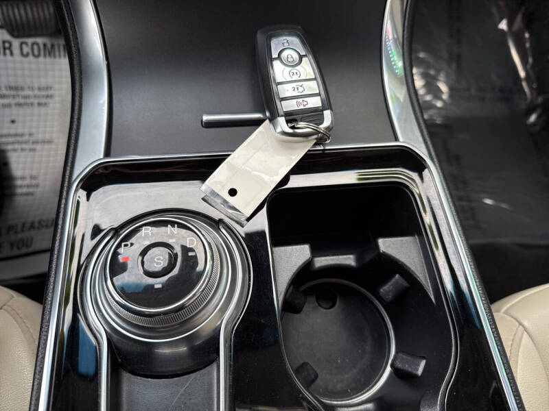 2019 Ford Edge Titanium