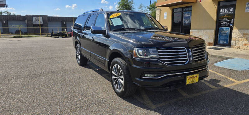 2015 Lincoln Navigator Base's photo