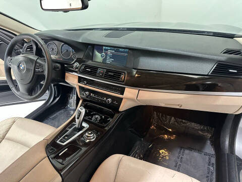 2012 BMW 5 Series 528i