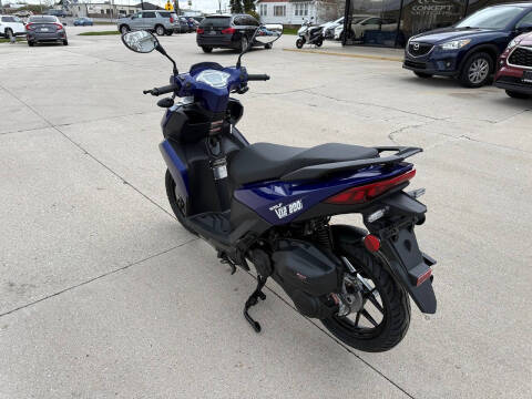 2025 Wolf V12 200i