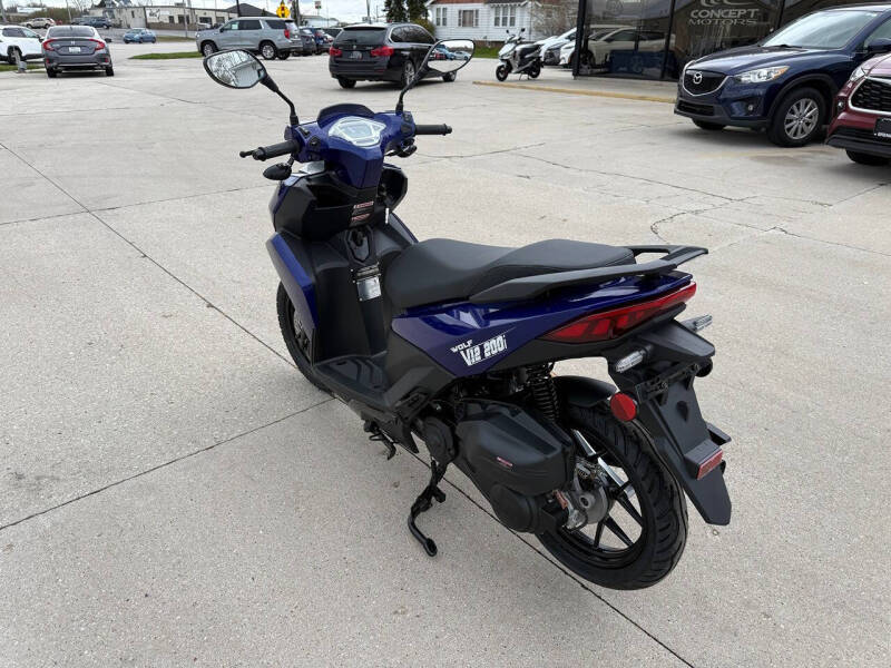 2025 Wolf V12 200i