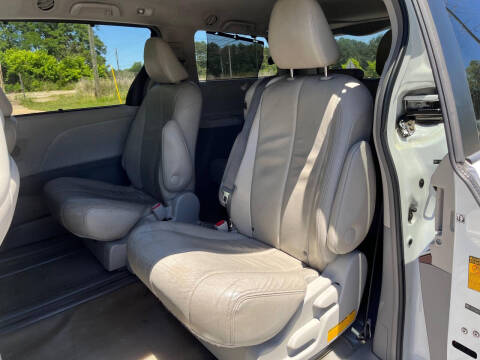 2014 Toyota Sienna XLE 8-Passenger