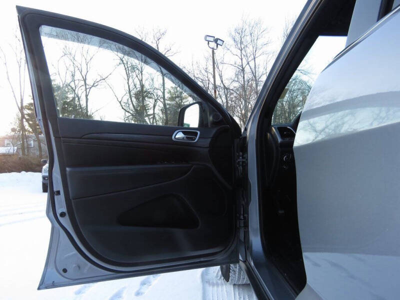 2019 Jeep Grand Cherokee Laredo E