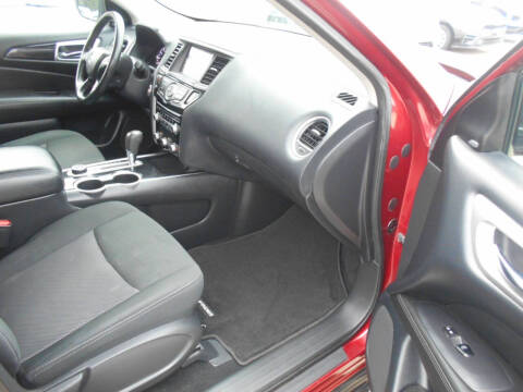 2020 Nissan Pathfinder SV