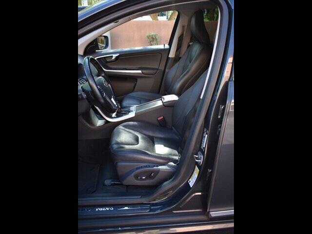 2016 Volvo XC60 T5 Drive-E Platinum