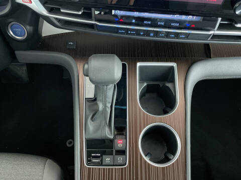 2023 Toyota Sienna LE 8-Passenger