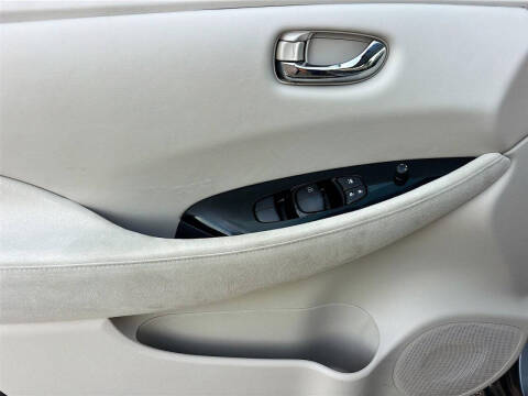 2016 Nissan LEAF SV