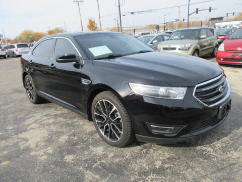 2018 Ford Taurus for sale at Fox River Motors, Inc in Green Bay WI