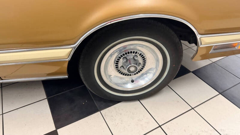 1976 Ford Thunderbird